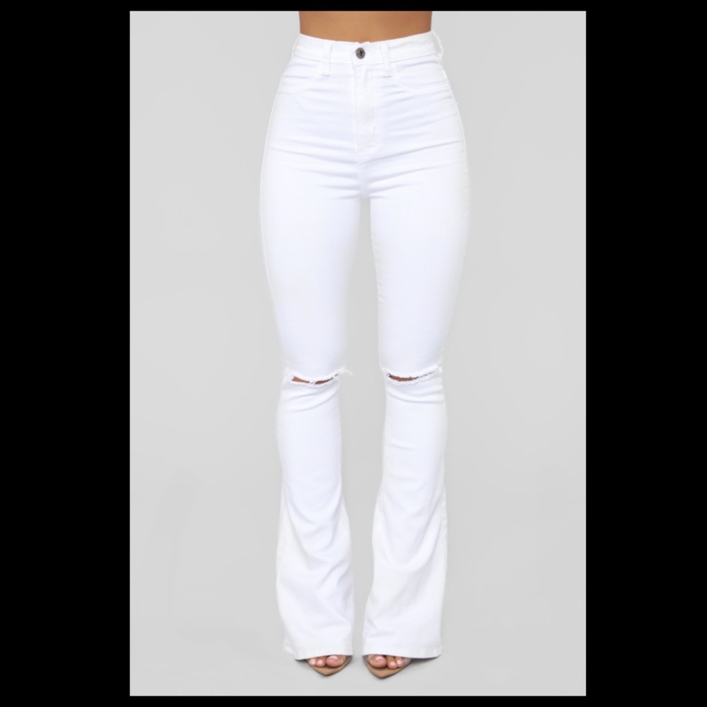 🖤 high rise white flare jeans